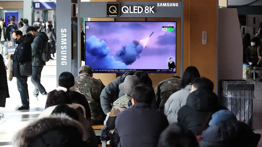 2024-01-30T032855Z-2100948736-RC22S5AM50LI-RTRMADP-3-NORTHKOREA-MISSILES