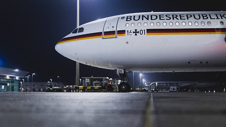 Dieser A340 sorgte vergangenen Monat in Abu Dhabi mit einer Pannenserie für Wirbel. Er wird, genau wie ein weiteres Modell, ausrangiert.