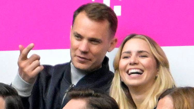 Grund zur Freude? Manuel Neuer und Anika Bissel.