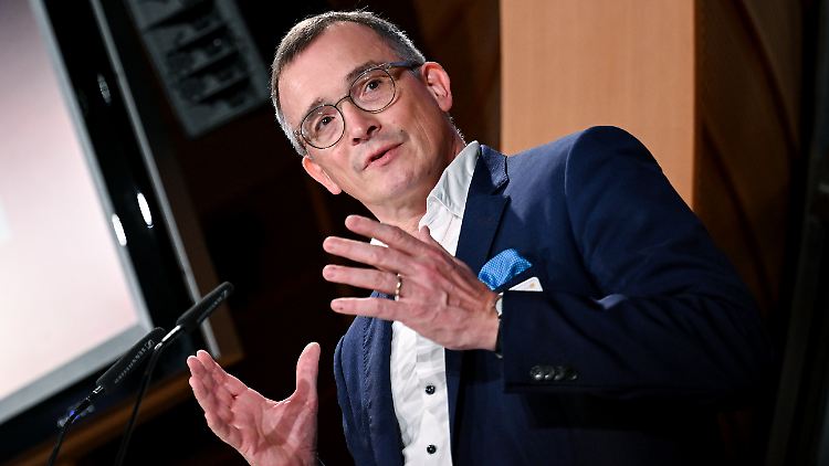 Der Historiker war 2022 als Leiter der CDU-Fachkommission "Wertefundament und Grundlagen" eingesetzt worden.