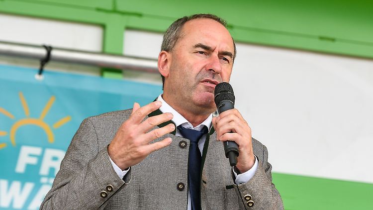 Die Freien Wähler von Parteichef Hubert Aiwanger bekommen offenbar zwei neue Mitglieder.