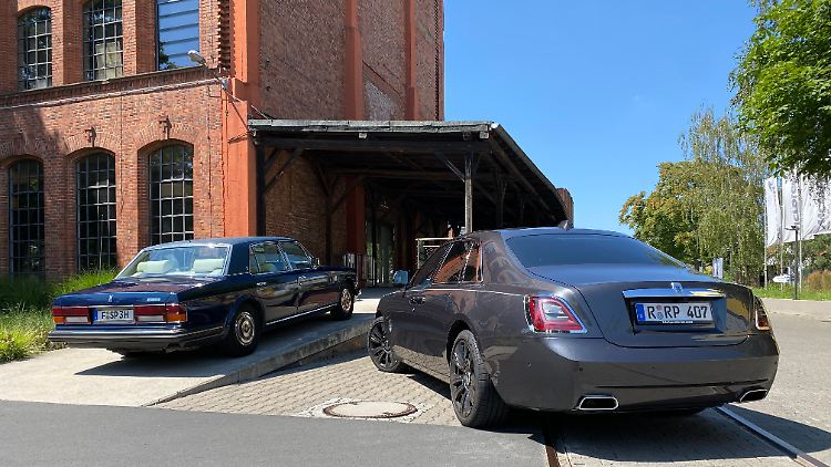 Der Rolls-Royce Ghost ist deutlich runder und bulliger als der betagte Silver Spur.
