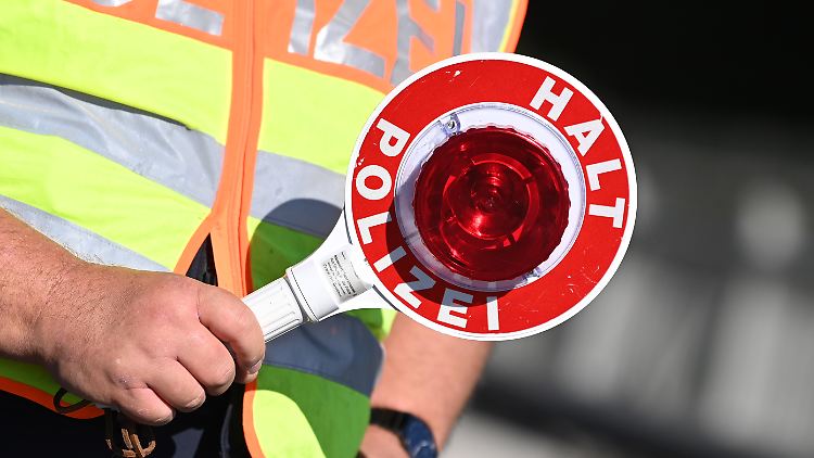 
An den deutschen Grenzen gibt es in der Regel keine Grenzzäune, deshalb ist es einfach, stationäre Kontrollen zu umgehen, sagt Jochen Oltmer.