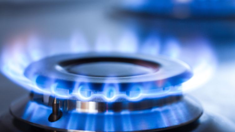 Der Chef der Bundesnetzagentur hofft, dass die Kunden von den abgesenkten Umlagen profitieren und künftig weniger für Gas bezahlen müssen. 