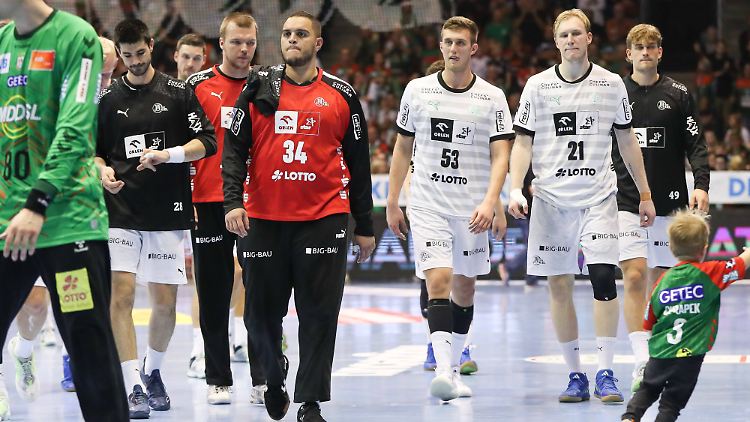 Erkennbar enttäuscht: die Kieler Handballer.