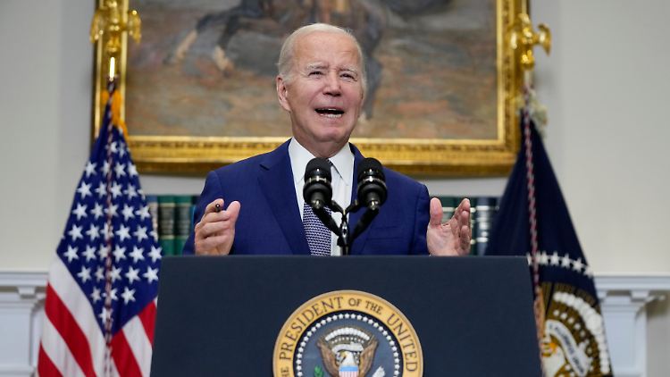 Hinsichtlich der Unterstützung für die Ukraine gebe es ein "überwältigendes Gefühl der Dringlichkeit", warnt Biden.
