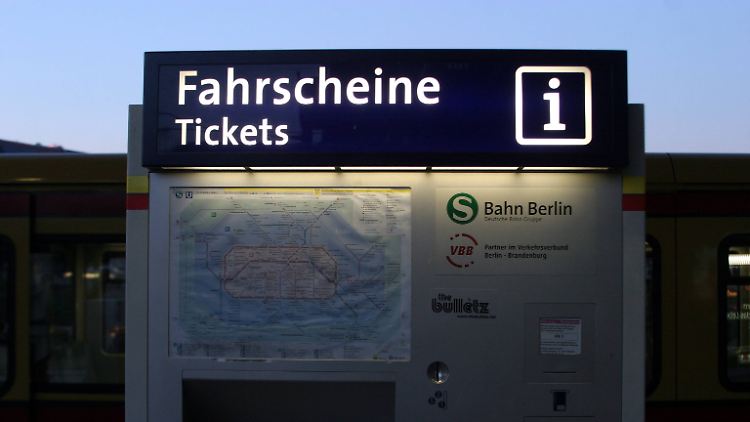 Am S-Bahnhof Neuenhagen bei Berlin werden zwei Jugendliche beim Versuch, einen Ticketautomaten zu sprengen, schwer verletzt. (Symbolbild)