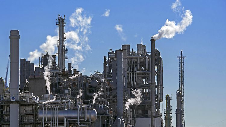 BASF hat angeblich ein größeres Verkaufsprogramm begonnen.
