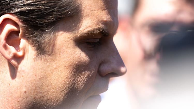 Der Republikaner Matt Gaetz behauptet, McCarthy mache gemeinsame Sache mit dem US-Präsidenten.