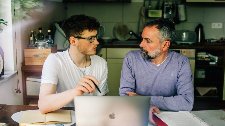 Wer sich im Studium auf Inhalte fokussieren möchte, sollte auf eine gesicherte Finanzierung des Studiums achten.