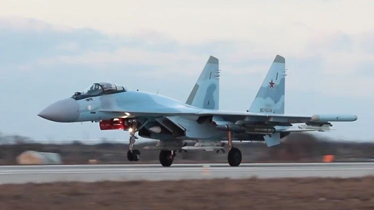 Die SU-35S ist einer der modernsten Kampfjets der russischen Luftwaffe.