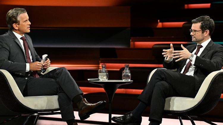 "Es sind einfach zu viele Menschen, um die wir uns kümmern müssen", sagt Bundesjustizminister Buschmann bei Lanz. 