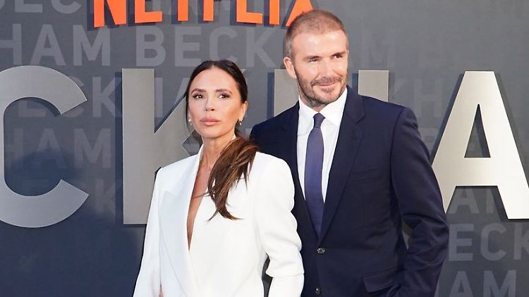 Die britische Modedesignerin Victoria Beckham und der Ex-Fußballstar David Beckham bei der Premiere der Netflix-Dokumentation in London.