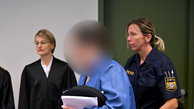 Andrea Tandler wird vorgeworfen, Steuern in Höhe von 23,5 Millionen Euro hinterzogen zu haben. Sie weist alle Vorwürfe zurück.