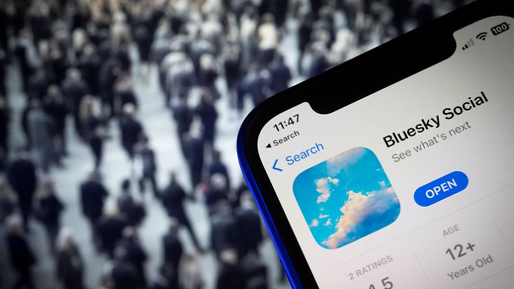 Twitter-Gründer Jack Dorsey macht seiner alten Firma seit Februar 2023 mit Bluesky Konkurrenz.