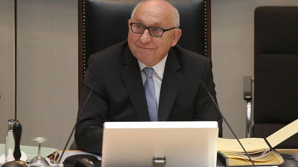 Kurt-Wansner-bei-einer-Sitzung-des-Berliner-Abgeordnetenhauses