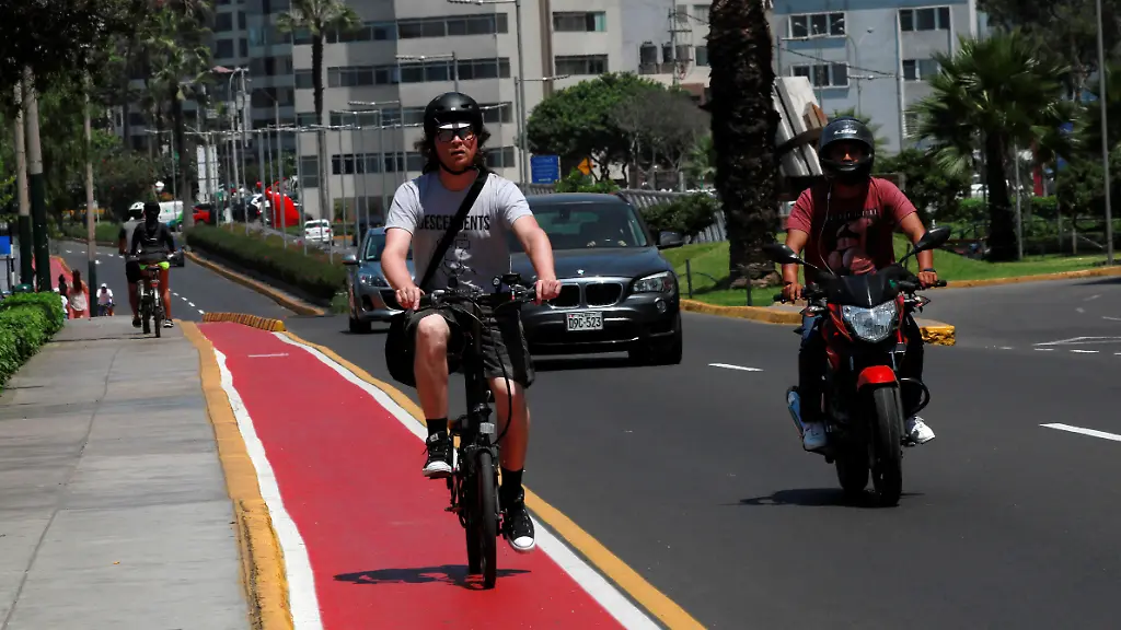 2018-01-16T184907Z-770114629-RC13815E6EA0-RTRMADP-3-PERU-DAILYLIFE