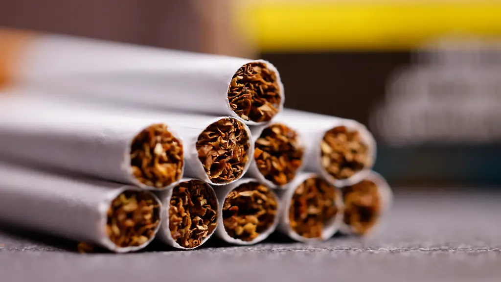 Die-Deutschen-rauchen-weniger-der-Zigarettenabsatz-ist-seit-1991-um-mehr-als-die-Haelfte-zurueckgegangen