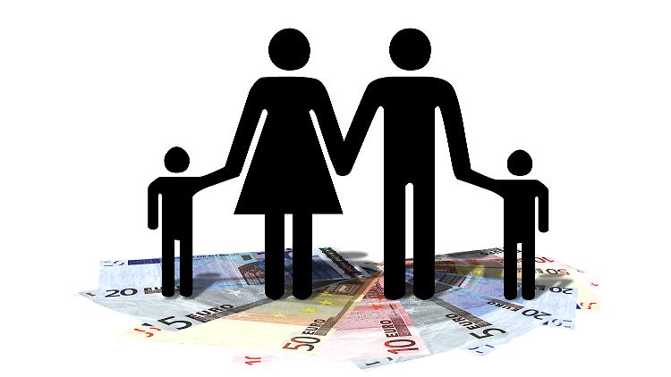Auch wenn die Mutter gesetzlich versichert ist, müssen die Kinder über den gut verdienenden Vater abgesichert werden.