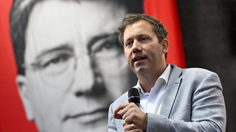 In München setzt sich SPD-Chef Lars Klingbeil für den Spitzenkandidaten seiner Partei in Bayern, Florian von Brunn, ein.