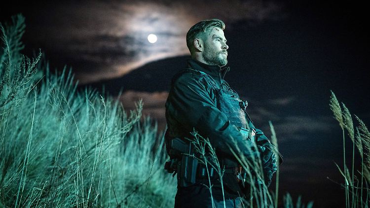 Extraction 2: Chris Hemsworth spielt den tot geglaubten Söldner Tyler Rake. 