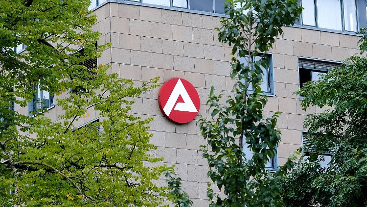 "Bürgergeld klingt, als habe jeder darauf einen Anspruch", sagt CDU-Generalsekretär Linnemann. 