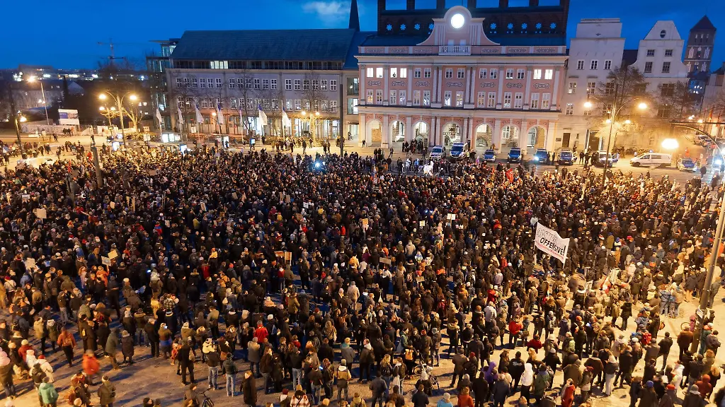 Demonstration-gegen-Rechtsextremismus