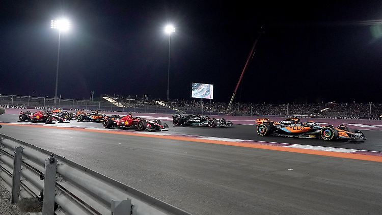 Die Formel-1-Piloten müssen in Katar dreimal die Reifen wechseln.
