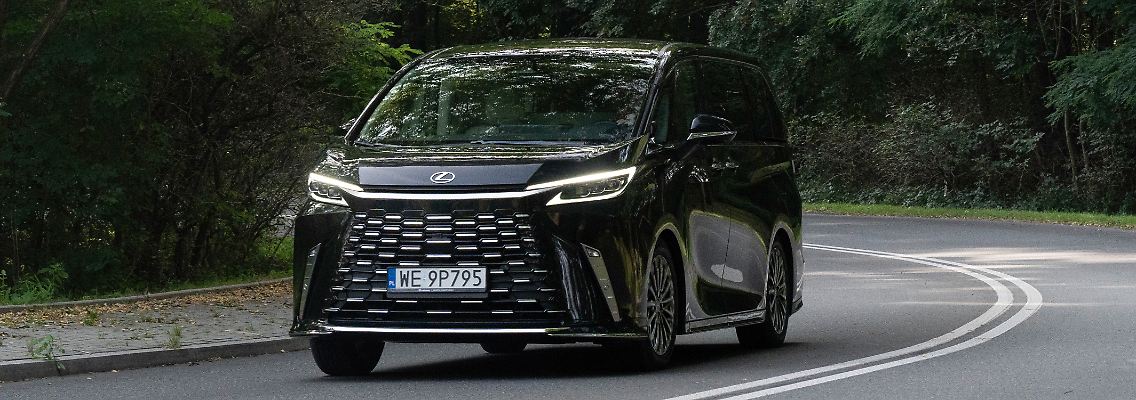 Lexus_LM_VO.jpg