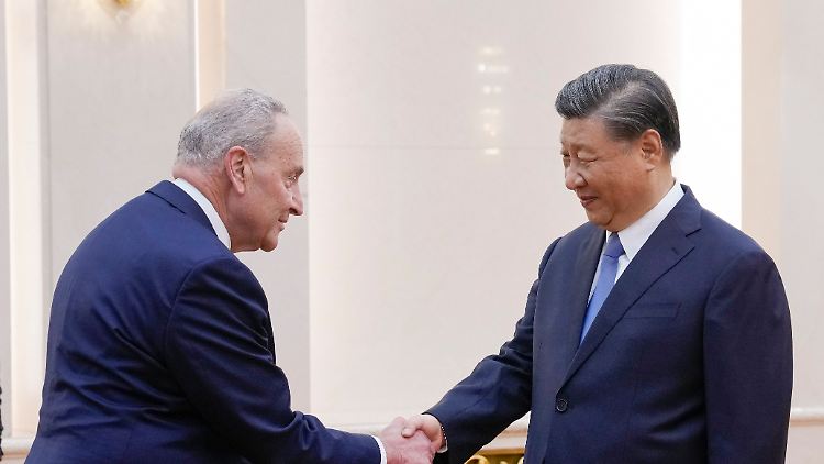 Chinesischer Staats-und Parteichef Xi Jinping empfängt eine US-Delegation um den New Yorker Senator Chuck Schumer in Peking. 
