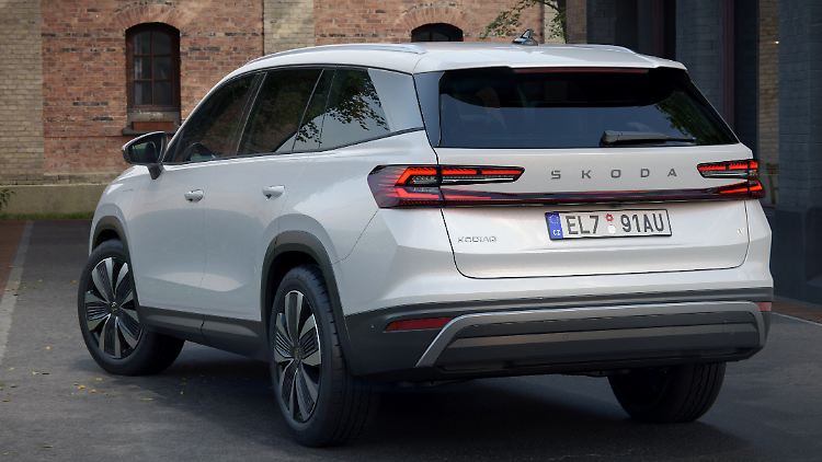 Die neue Kombination aus dem 1,5-Liter-Benziner und einem starken Elektromotor soll erstmals in einem Skoda-SUV für mehr als 100 Kilometer den Antrieb allein übernehmen.