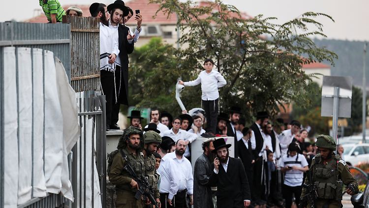 Eine Rakete aus dem Gaza-Streifen landet im Westjordanland, in der israelischen Siedlung Beitar Ilit. 