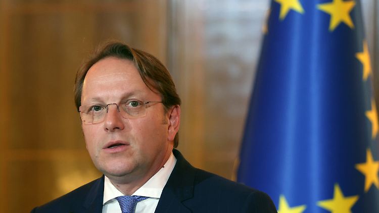 "Das Ausmaß des Terrors und der Brutalität gegen Israel und seine Bevölkerung ist ein Wendepunkt", erklärt EU-Erweiterungskommissar Oliver Varhelyi.
