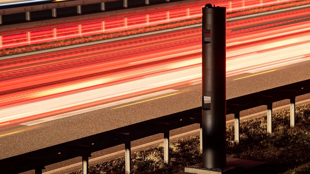 Zu-schnell-und-zack-geblitzt-Doch-wenn-der-Fahrer-in-einem-Firmenauto-unterwegs-war-kann-sich-dessen-Ermittlung-zuweilen-als-schwierig-erweisen-das-Foto-spielt-eine-wichtige-Rolle