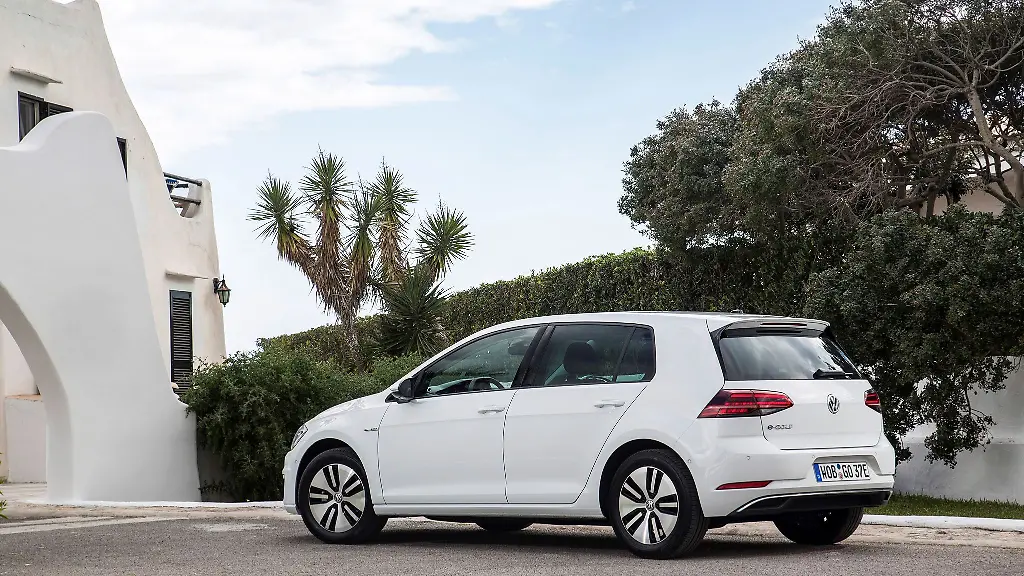 Bestseller-unter-Strom-Kann-der-VW-Golf-auch-als-gebrauchtes-E-Auto-ueberzeugen-und-auf-was-ist-zu-achten