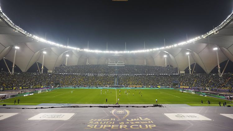 Das King-Fahd-Stadion steht schon.