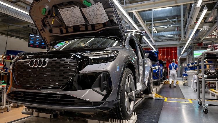 Die Versorgungslage ist im deutschen Automobilbau laut IFO-Institut besonders problematisch.