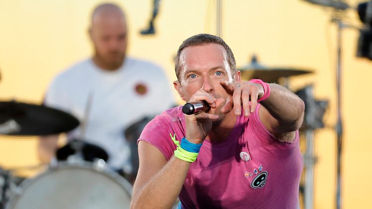 Coldplay-Sänger Chris Martin und der Ex-Manager der Band liegen im Clinch.