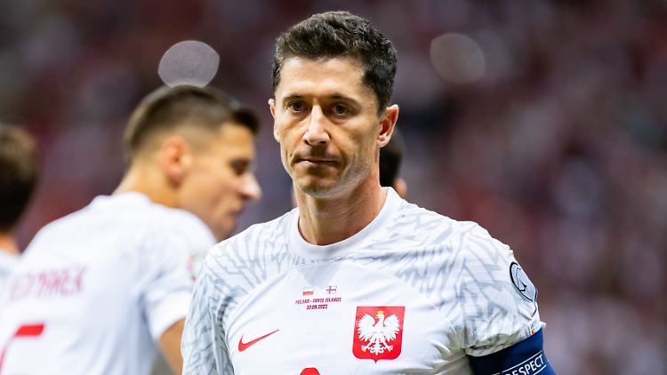 Für Robert Lewandowskis Polen ist der Weg zur EM noch sehr lang.