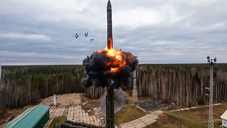 Russland testet immer wieder Interkontinentalraketen. Es besteht die Befürchtung, dass diese bald auch mit Atomsprengköpfen ausgestattet werden könnten.