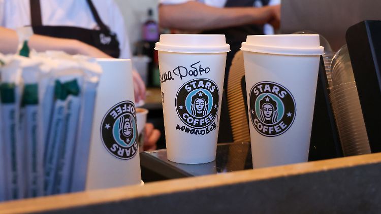 Starbucks war in Russland einmal. Das Land betreibt die bekannte Kaffeehauskette inzwischen als Stars Coffee weiter.