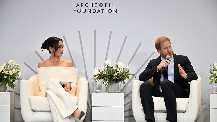Reisten zu einem Gipfeltreffen ihrer Archewell Foundation nach New York: Prinz Harry und Herzogin Meghan.