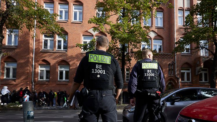 An einem Neuköllner Gymnasium verhinderte die Polizei eine pro-palästinensische Kundgebung.