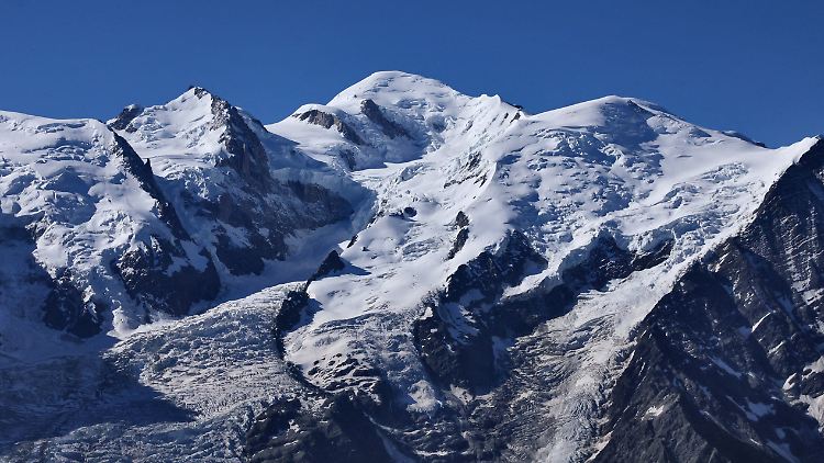 Ein Bergsteiger hatte die Edelsteine auf dem Mont Blanc gefunden.