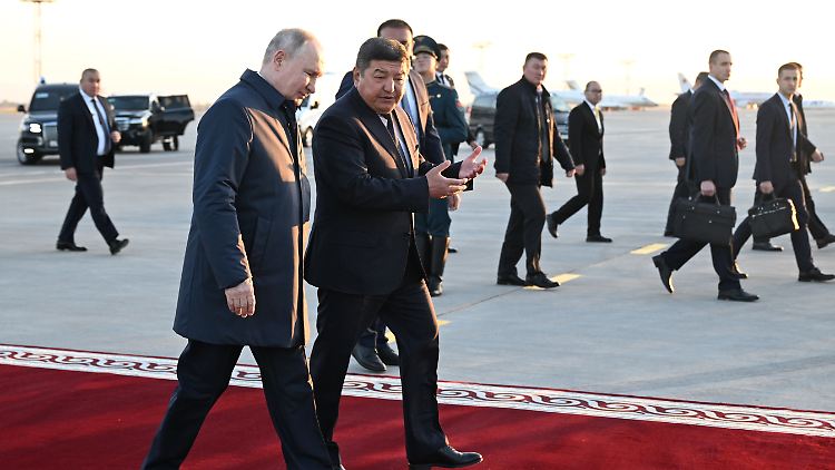 Putin traf am Morgen in Bischkek ein.