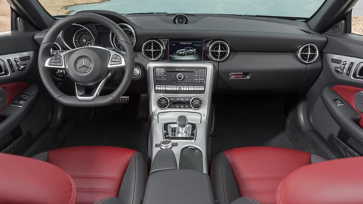 Hat der Vorbesitzer ordentlich in Ausstattung investiert, präsentiert sich der Innenraum des Mercedes SLK/SLC besonders schmuck.