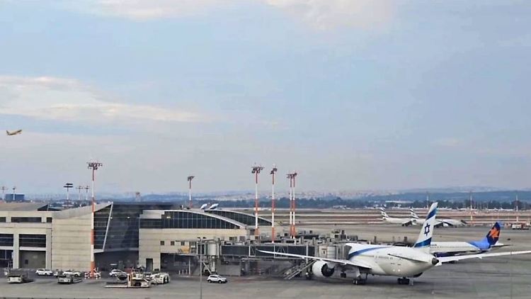 Die Flugsicherheitsbehörden Israels, Europas oder der USA mahnten die Airlines zu Vorsicht, verhängten aber keine Flugverbote.