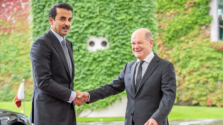 Das Schicksal der Geiseln, darunter auch deutsche Staatsangehörige, sei einer der Schwerpunkte des Gesprächs im Kanzleramt gewesen.