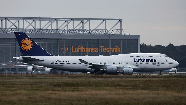 372 Deutsche landeten in einer ersten Sondermaschine aus Tel Aviv kommend in Frankfurt.