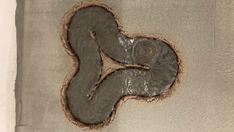 Mit einem Drei-Kilowatt-Laser wurden diese dreieckigen Platten erzeugt.